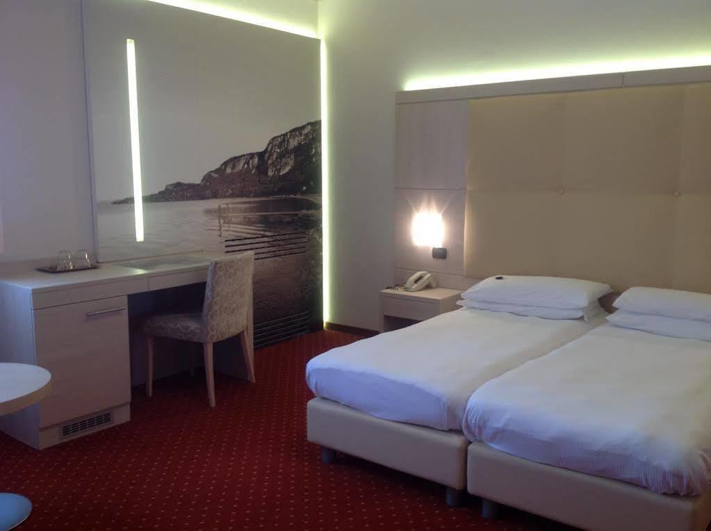 Hotel Villa Ca' Nova ***S Garda  Exteriér fotografie